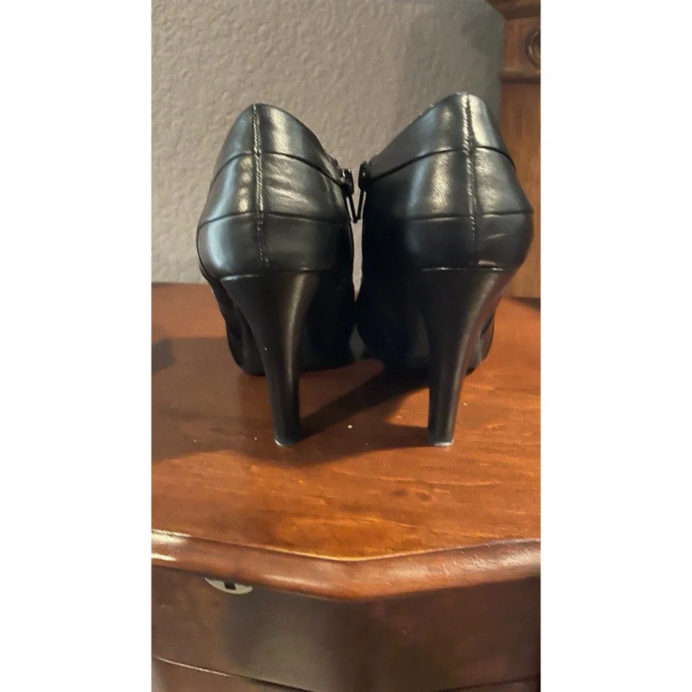 Gianni Bini Black Ankle Booties Womens Size 6.5M Side Zip Heeled Shoes‎